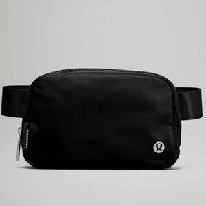 Lululemon Everywhere Belt Bag 1L